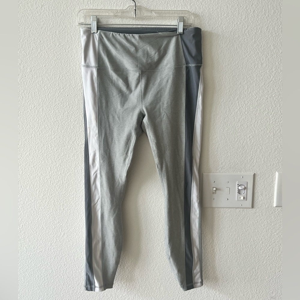Large RBX Women’s Gray and White Striped Atheltic Leggings